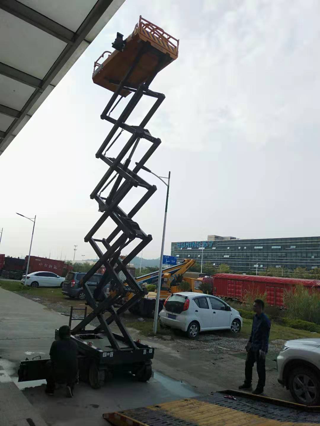 萝岗开发区工程施工升降车出租 剪叉式升降平台租赁  剪叉式升降车