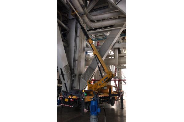 鱼珠升降车出租 高空作业平台出租 路灯车租赁  高空作业车  云梯车