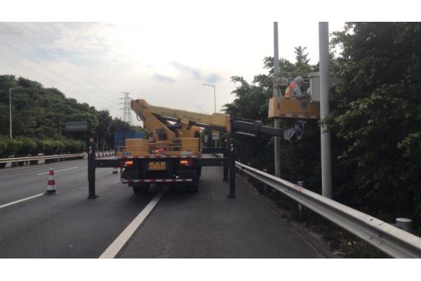 韶关高空车租赁公司 高空作业车电话  云梯车  路灯车