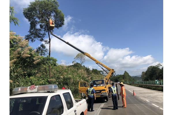 高空作业车安全注意事项  云梯车  路灯车