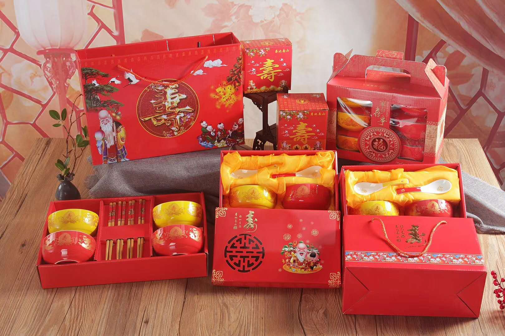 中国红釉百寿百福寿辰纪念品 粉彩高脚祝寿碗&nbsp;&nbsp;陶瓷&nbsp;&nbsp;礼品