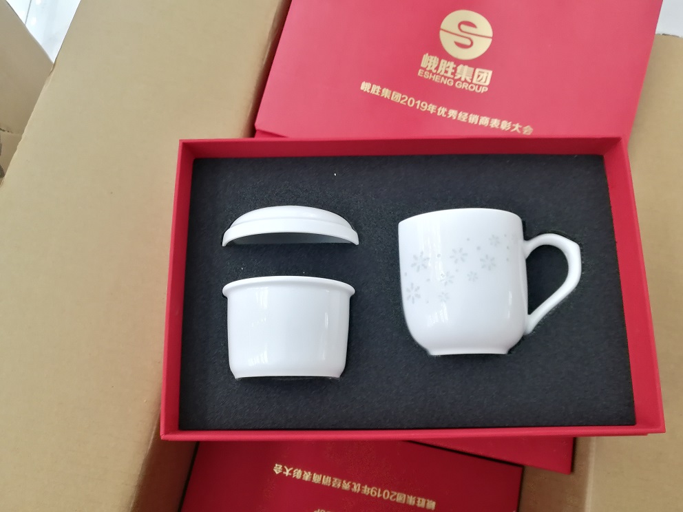 景德镇瓷器茶杯定制价格，定做陶瓷办公杯礼品杯  景德镇陶瓷茶杯  陶瓷杯子定制  定做陶瓷杯子