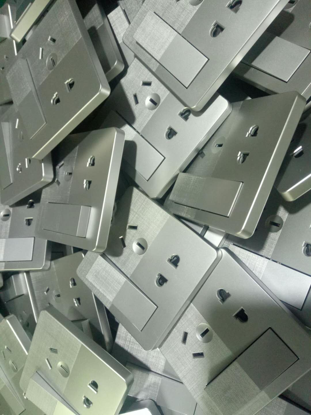 厂家批发电料墙壁开关  墙壁开关价格  墙壁开关批发  墙壁开关厂家