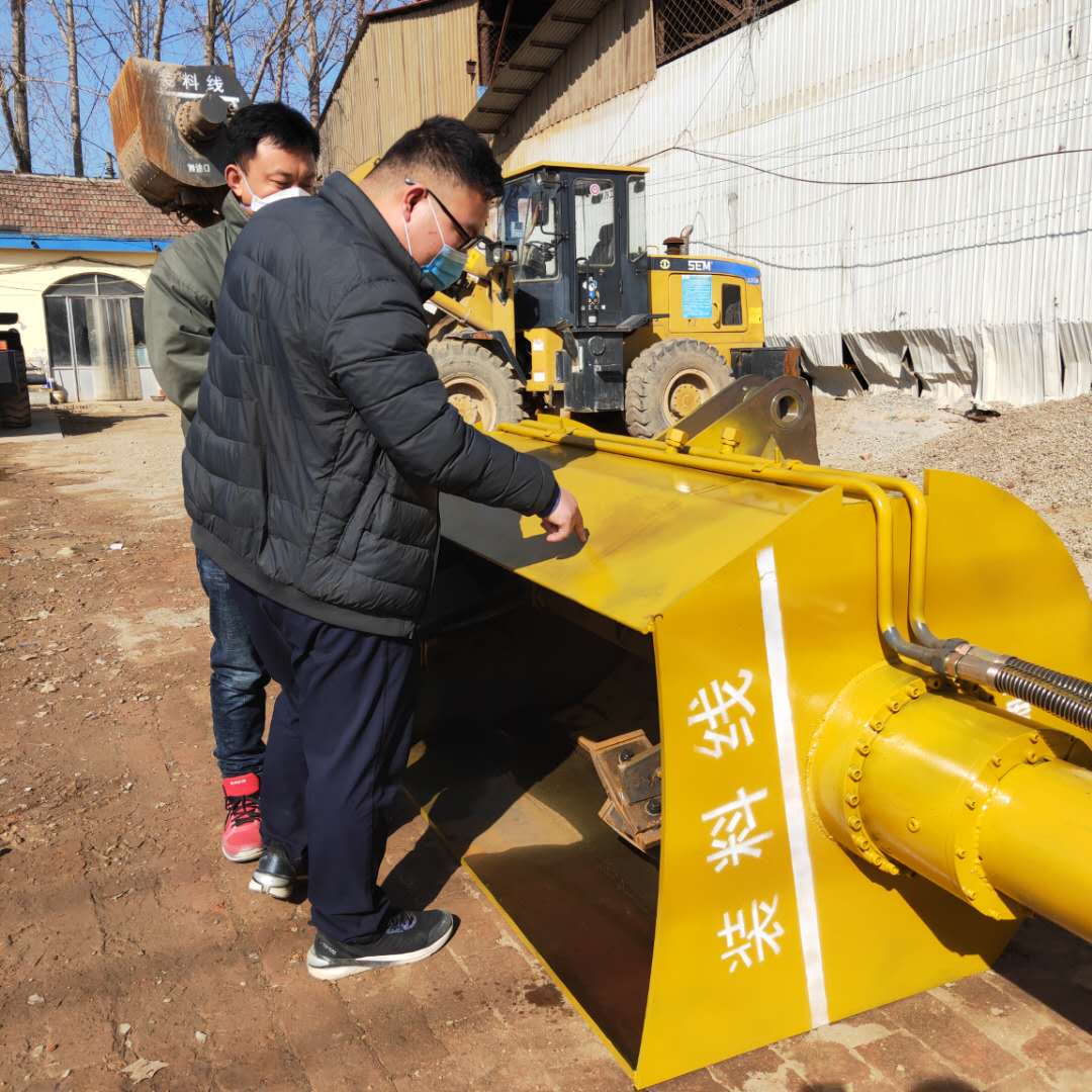 水泥工地用铲车搅拌斗减少人员的密集A  50铲车改装搅拌斗  搅拌斗装载机