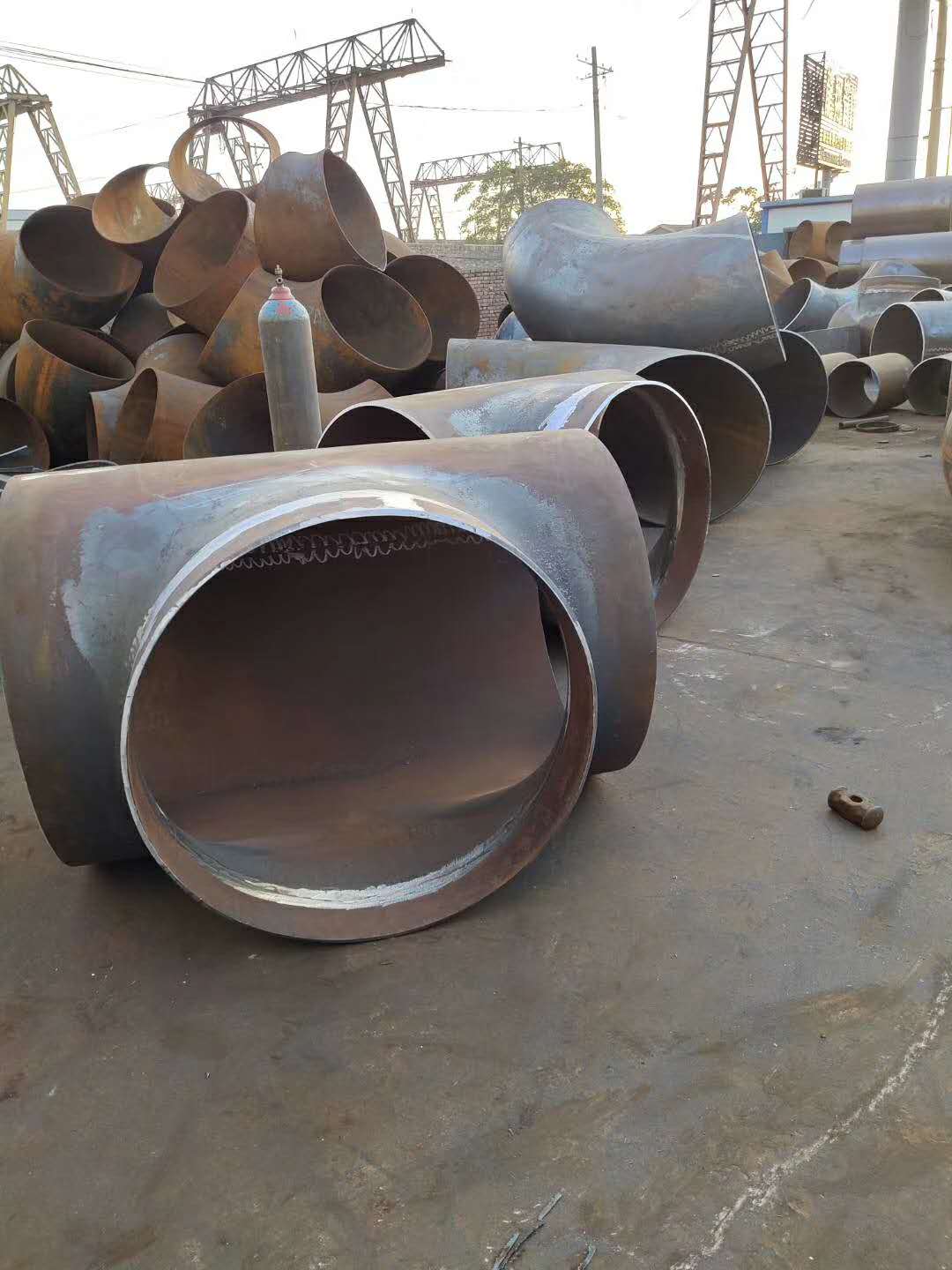 你知道对焊弯头90度1.5D吗  碳钢对焊弯头厂家