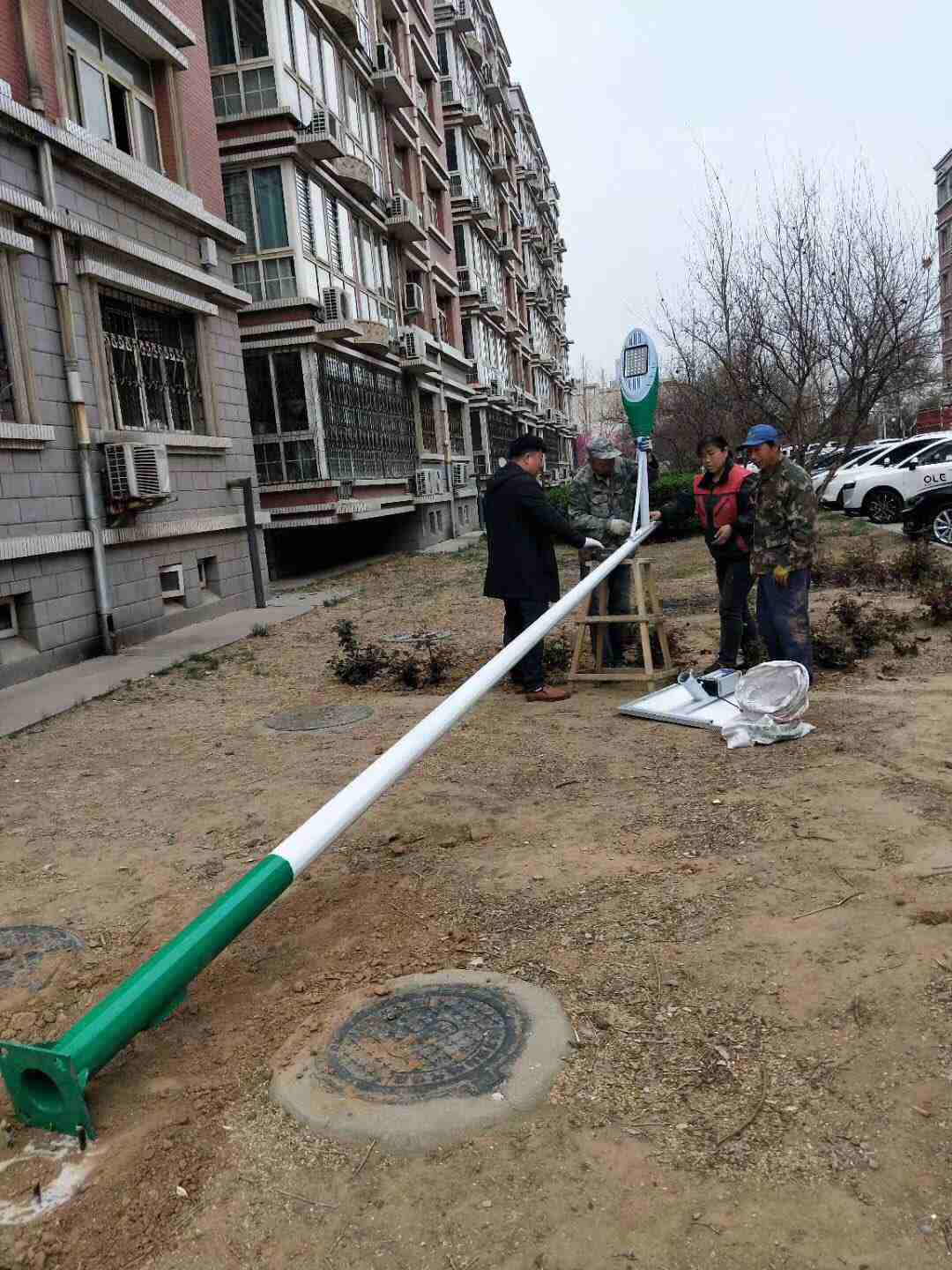 庄浪县院内太阳能路灯快递送货--楷举照明