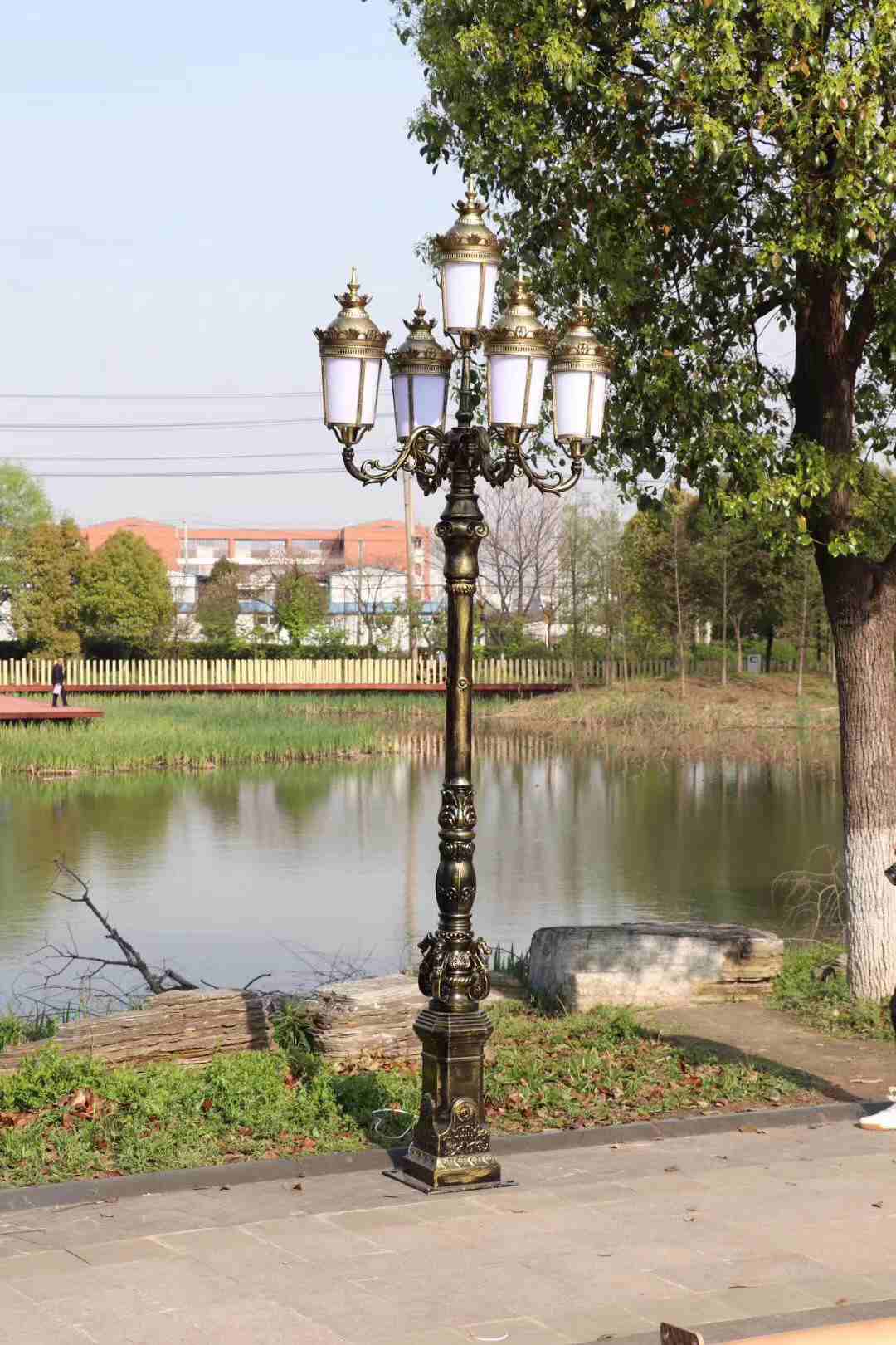 大安市家用壁挂太阳能路灯货到付款--楷举照明