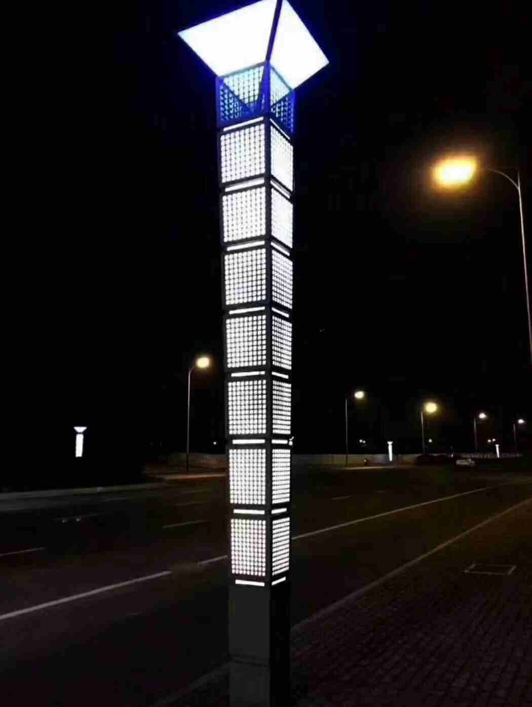 头屯河家用太阳能路灯免费上门安装--楷举