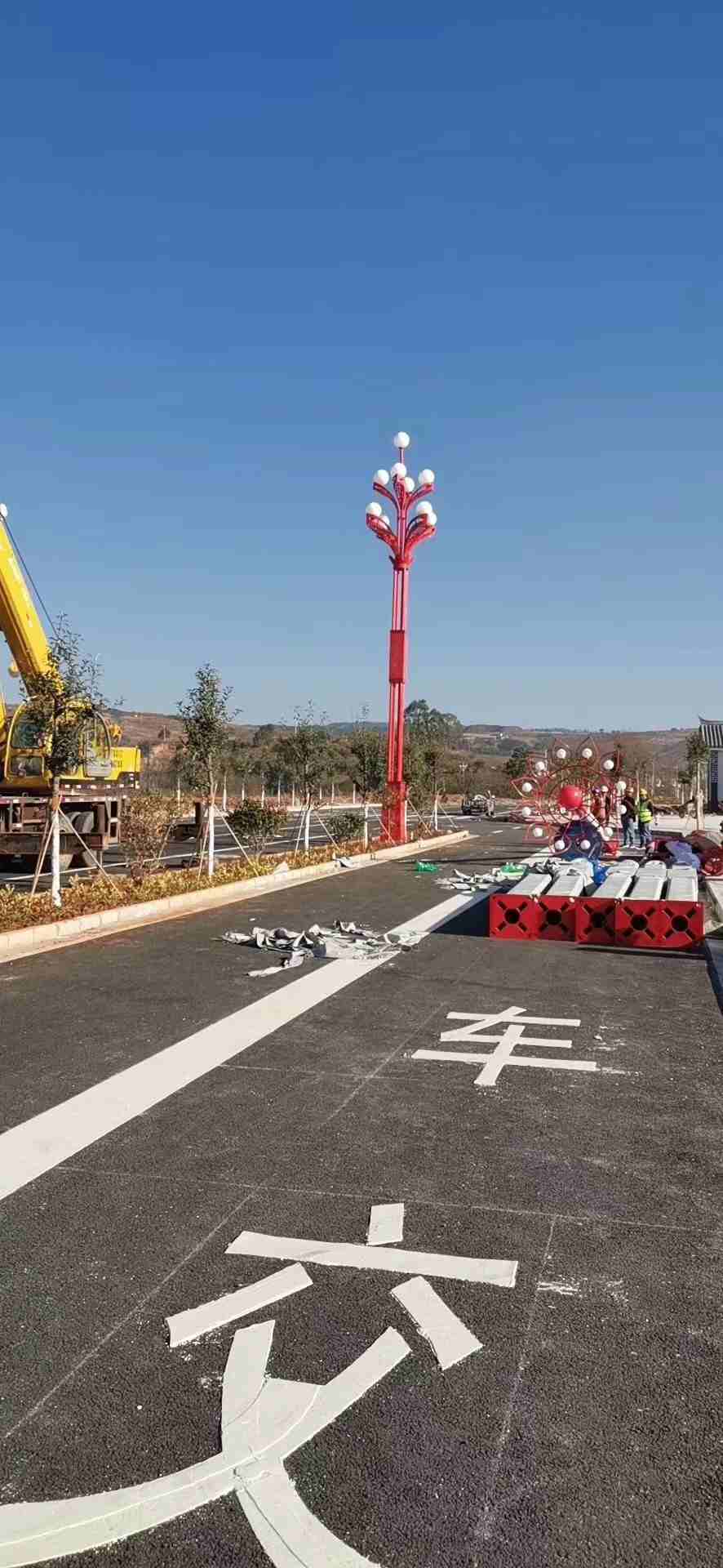 盘锦6米8米太阳能路灯厂家定制各种尺寸