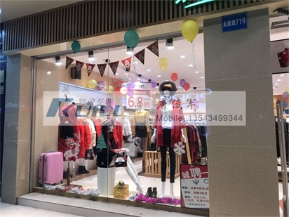 迪凯女装货架&nbsp;&nbsp;迪凯效果图&nbsp;&nbsp;迪凯女装店铺