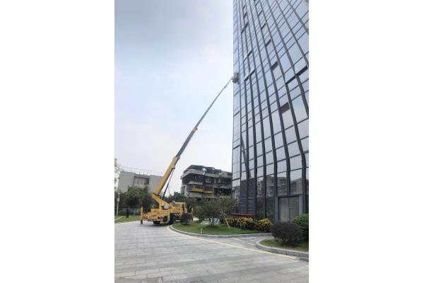 广州高空作业平台出租 升降车 升降平台租赁电话  高空作业车  云梯车  路灯车