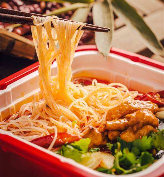 东港+面食调料深度定制+四川美味跳动食品  自热火锅  方便米粉  方便火锅