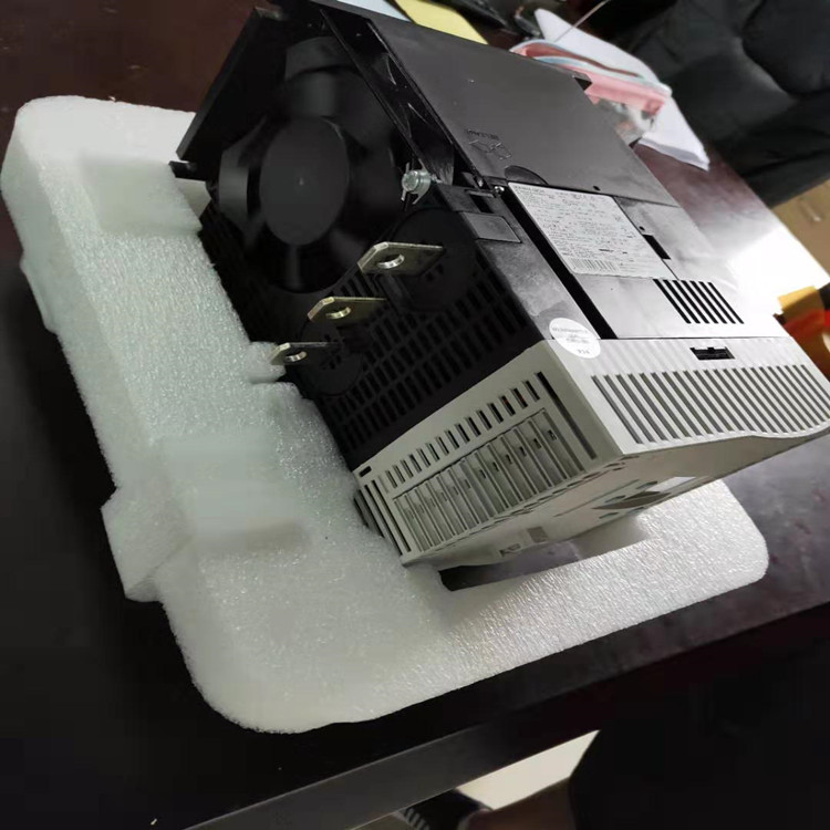 西门子6ES739O-1AF3O-OAAO扁平电缆 西门子6ES739O-1AF3O-OAAO扁平电缆