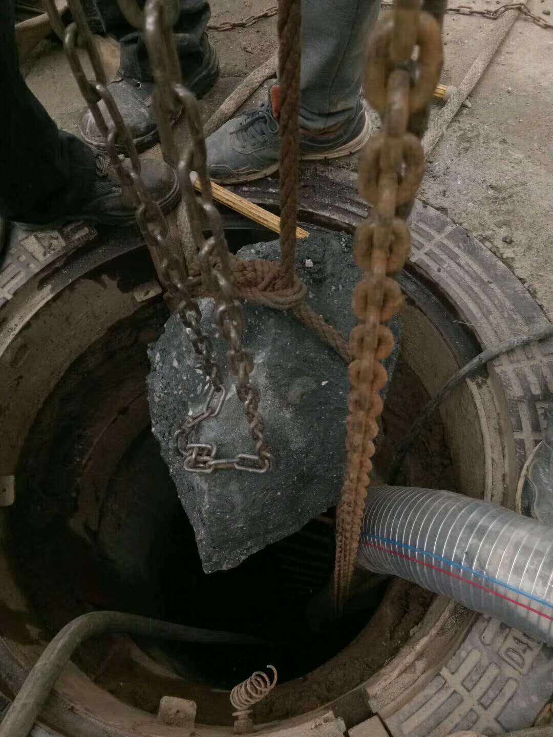 西大望路抽污水泥浆