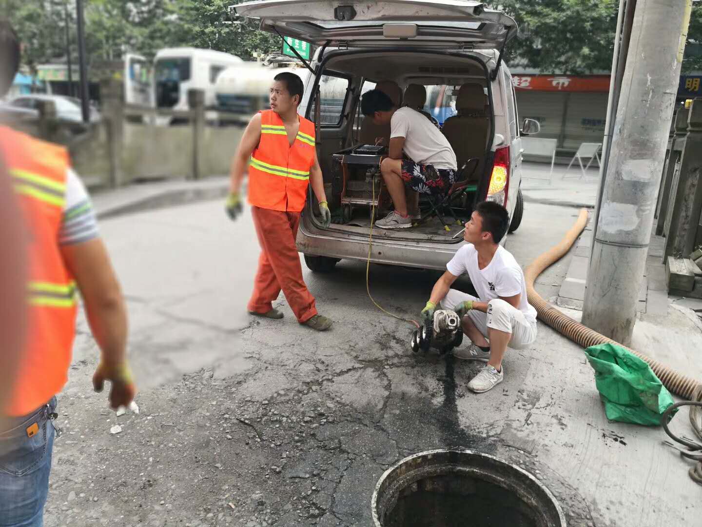 土桥清理化粪池