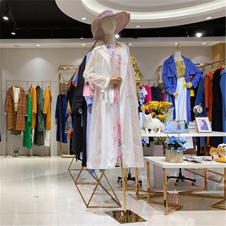意大利一线品牌卡汶20秋冬撤柜折扣女装尾货走份批发  品牌折扣女装尾货批发  库存女装货源  厂家直销一手货源