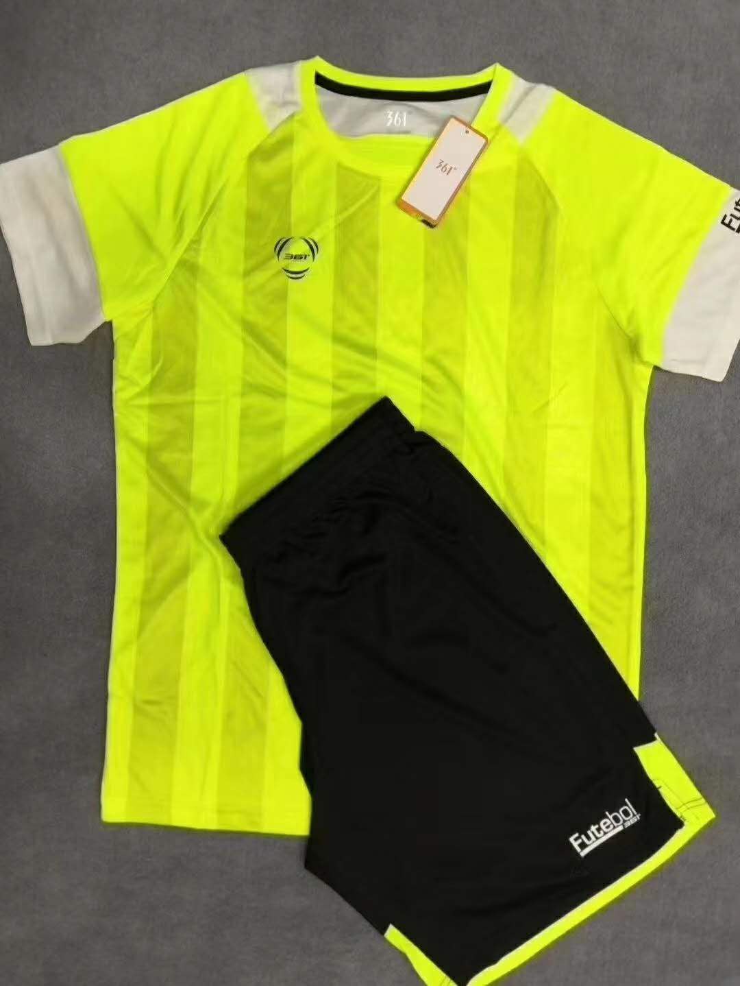 专做各种品牌服装尾货批发就来江枫  361足球套装