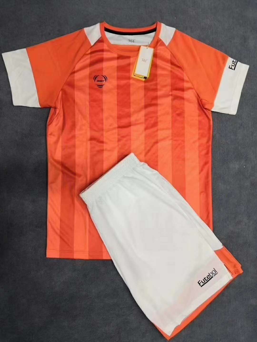 专做各种品牌服装尾货批发就来江枫  361足球套装