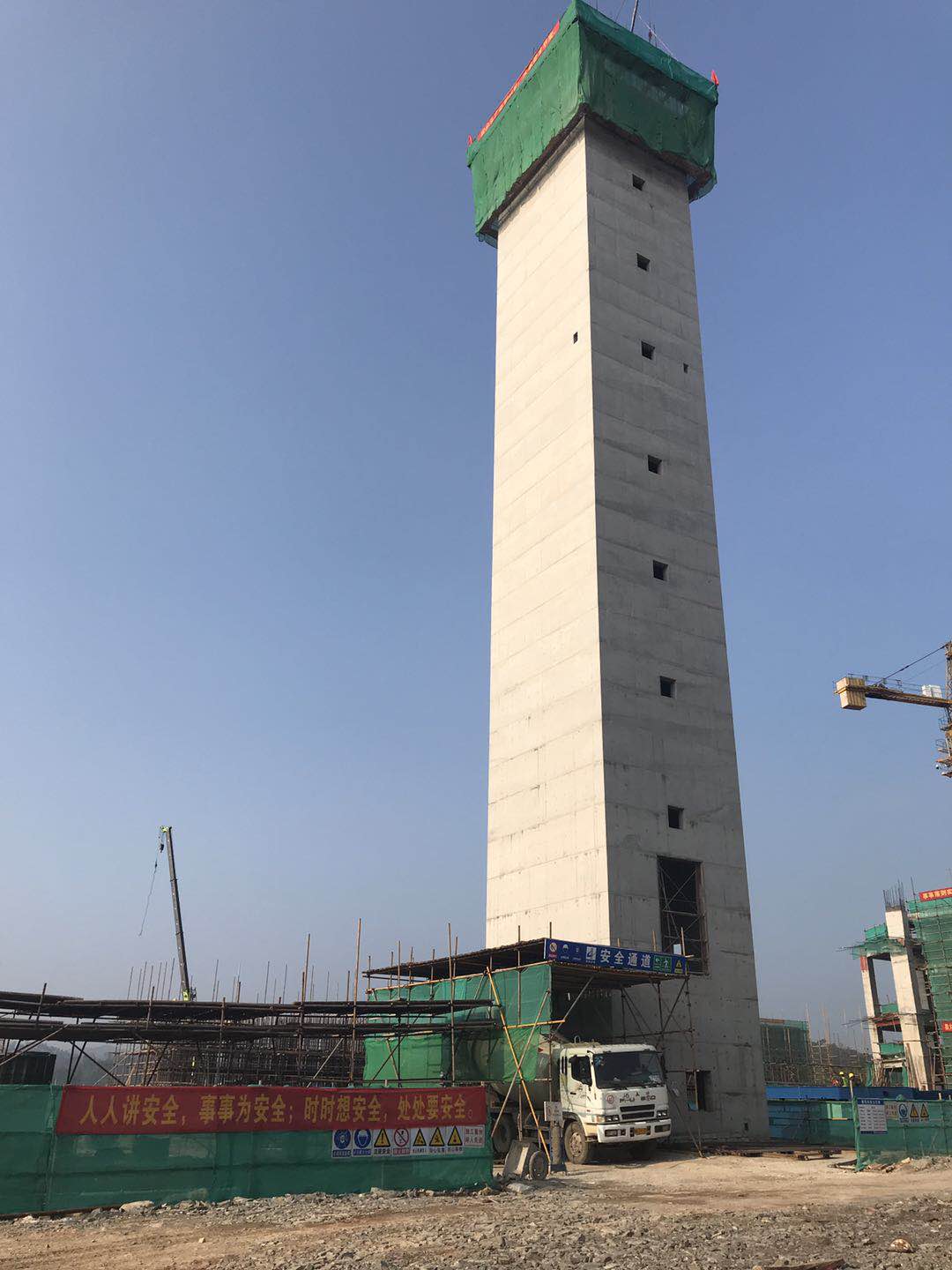 辽宁锦州移模烟筒内防腐-宏顺建设