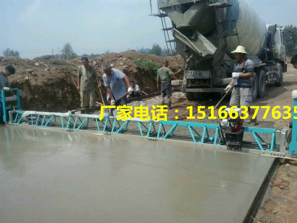 可起拱的小型框架式整平机 混凝土振动梁绍兴价格  三脚架摊铺机  混凝土框架摊铺机  路面振动梁