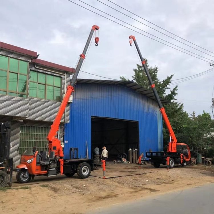 改装农用三轮吊车小型建筑吊三轮随车吊  园林吊  三轮吊价格