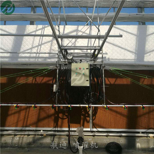 温室喷灌机 经济型移动喷灌机 农业灌溉新宠 温室移动喷灌机