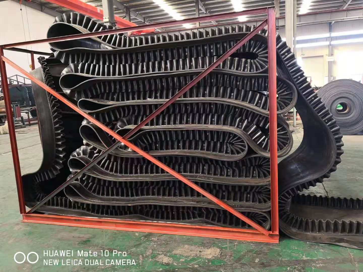 梯形波状挡边输送带  大倾角波状挡边输送带  裙边橡胶皮带  波状裙边提升带