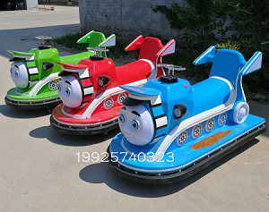广场游乐设备儿童电动玩具车_遥控发光电瓶车