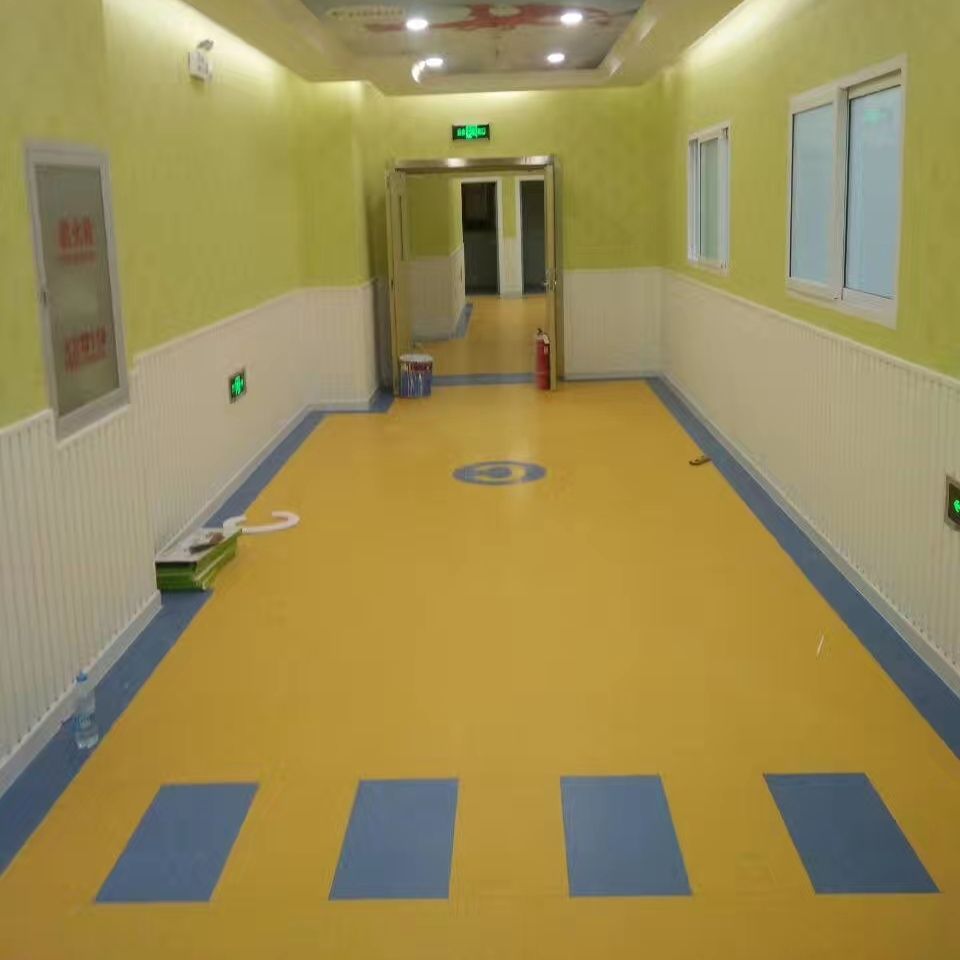 供应蚌埠市PVC防静电架空活动地板  PVC卷材地板  PVC地板  轻体地材