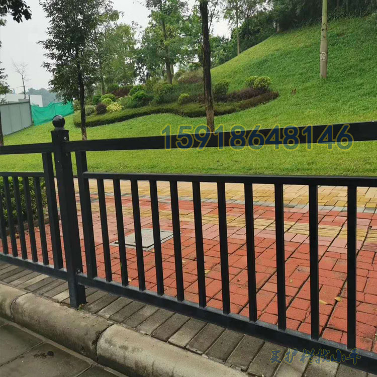 海口人行道隔离栏现货 景区防护栏  道路护栏  护栏厂  公路护栏现货