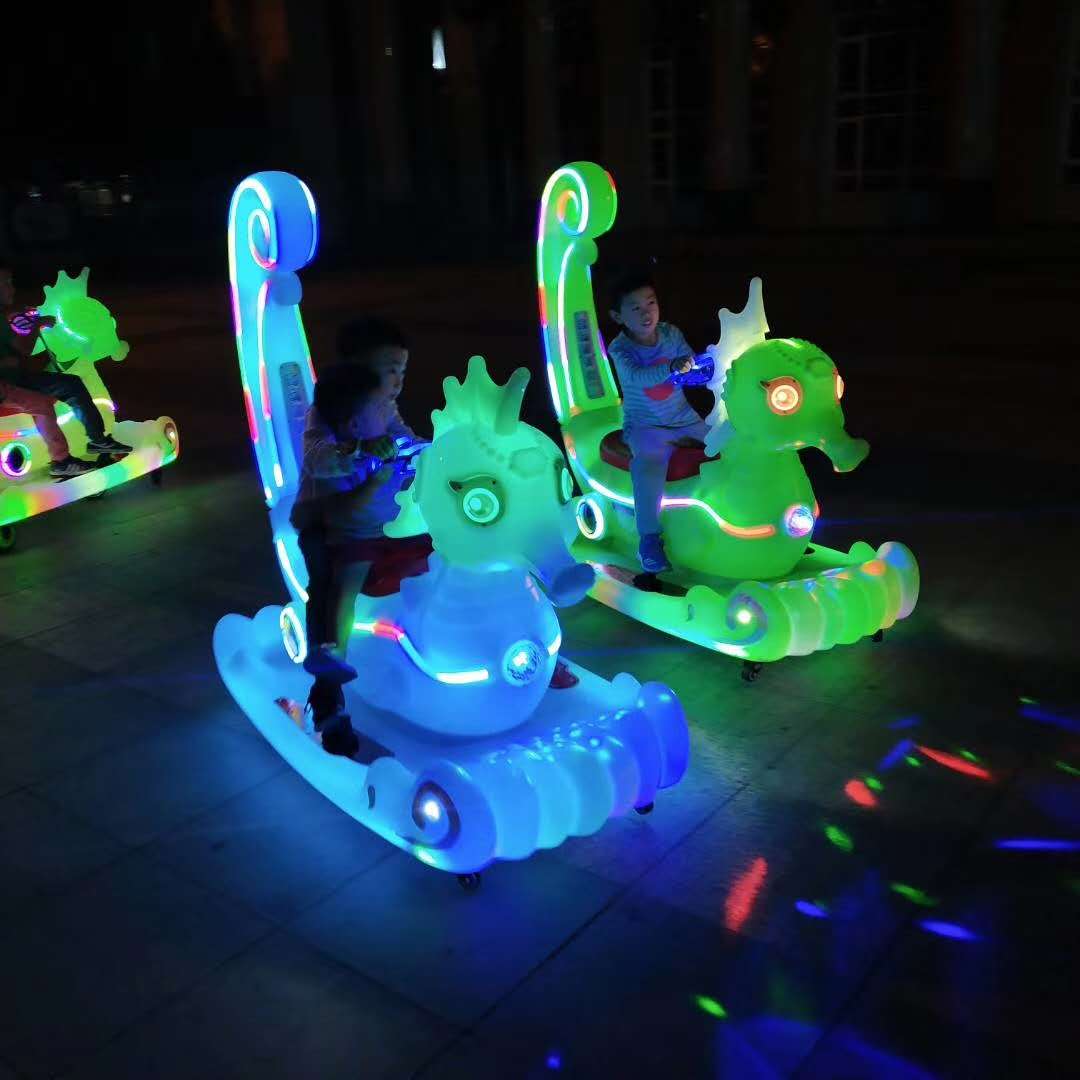 广场摆摊碰碰车火热的都有什么款式  广州安奇游乐科技公司  广场游乐玩具车厂家  电动发光游乐玩具车