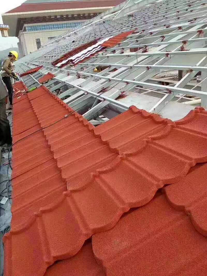 彩石金属瓦圆弧形红色金属瓦轻钢结构屋面瓦镀铝锌瓦