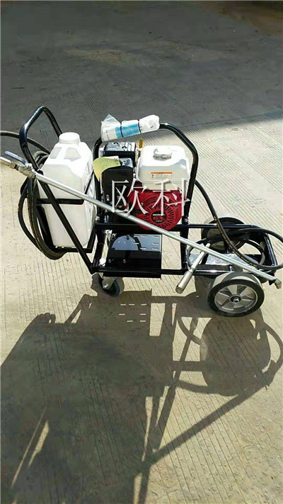 乳化沥青喷涂机厂家 热沥青喷洒机&nbsp;&nbsp;沥青撒布机&nbsp;&nbsp;小型沥青撒布机&nbsp;&nbsp;路面翻新撒布机