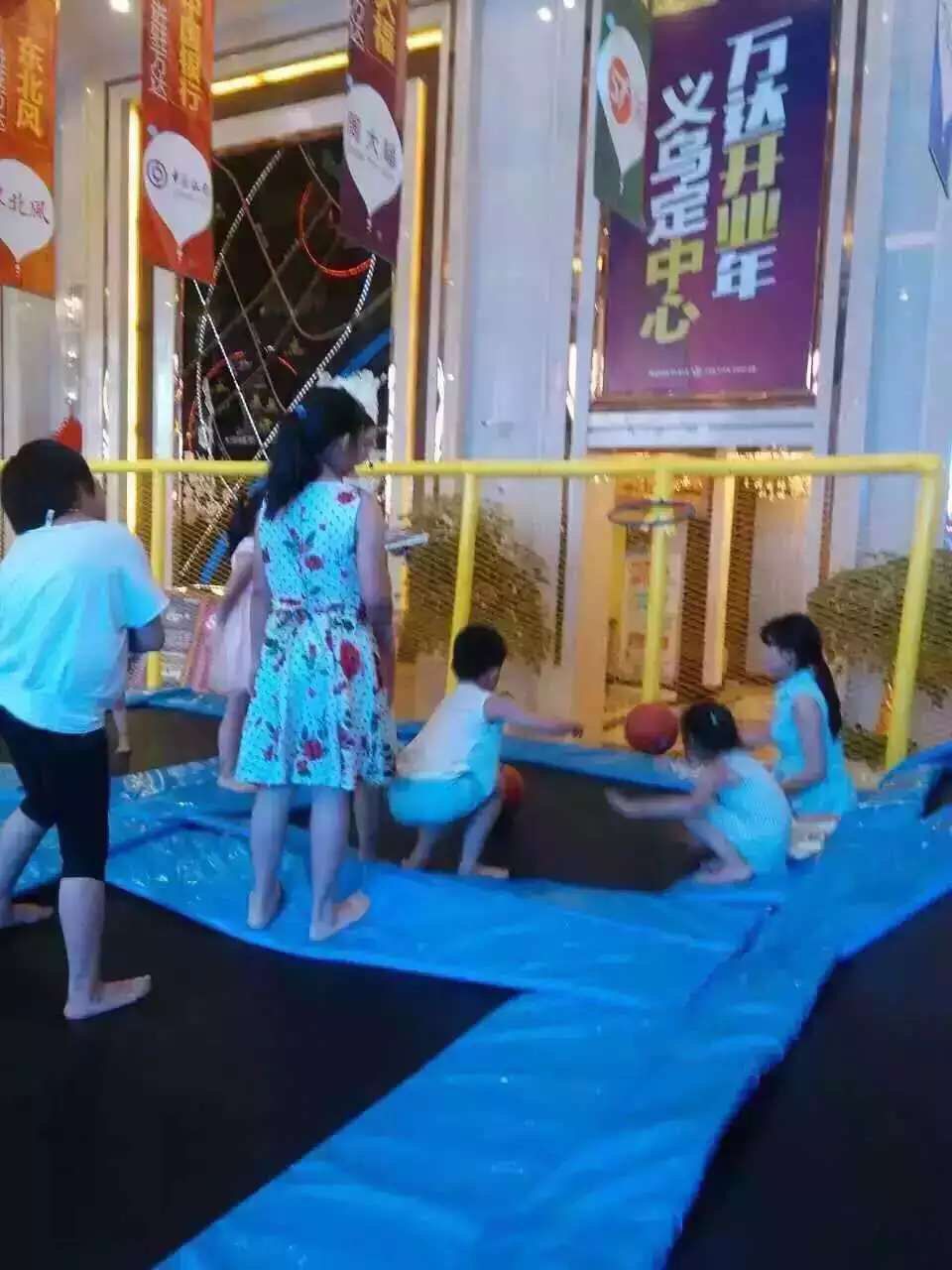 网红同款蹦床粘粘乐出租出售蹦床供应厂家租赁  蹦床制作厂家