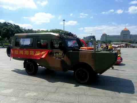 水陆两栖车 消防应急救援 景区旅游设备  水陆两栖车厂家  水陆两栖车图片
