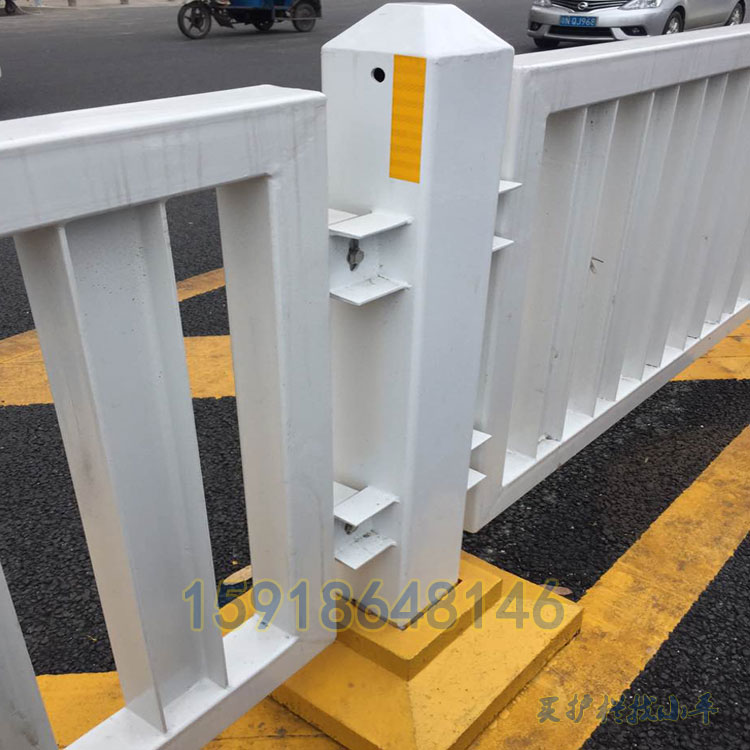 汕尾工字钢围栏批发 佛山市政港式护栏  道路护栏  护栏厂  公路护栏现货