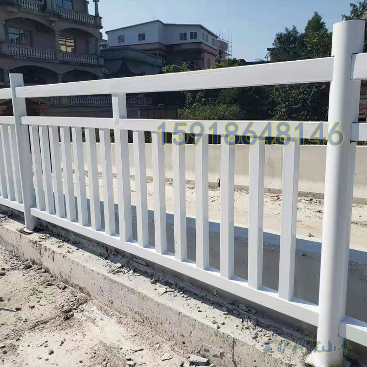 河源交通路防护栏 路侧隔离栏现货  道路护栏  护栏厂  公路护栏现货