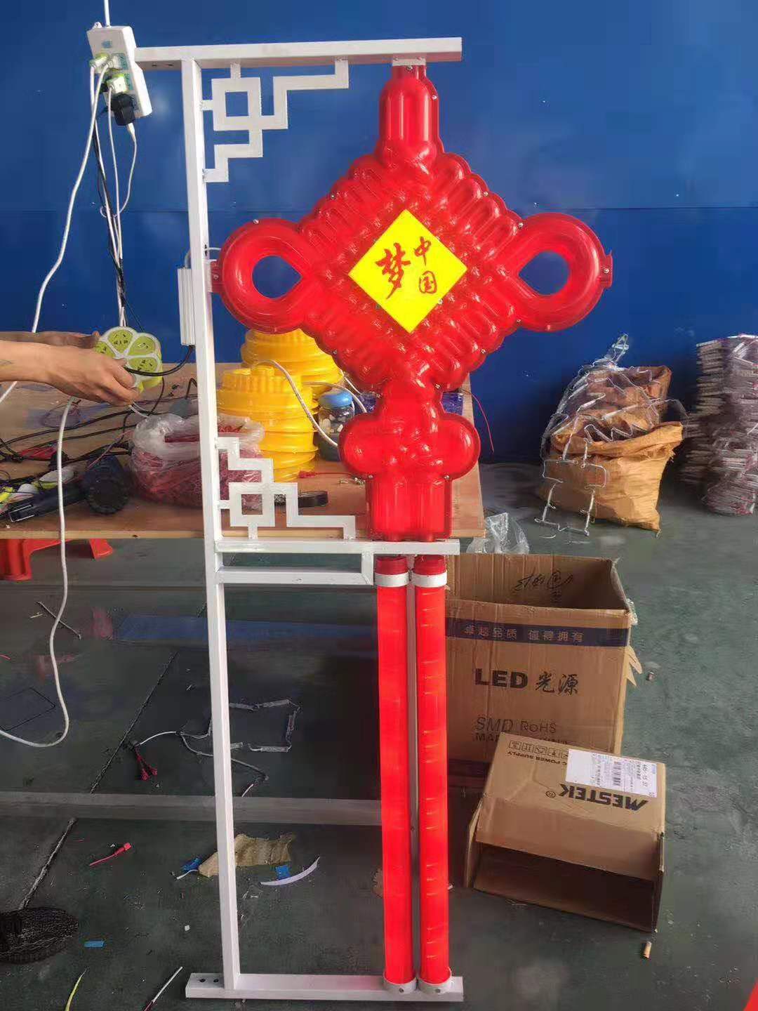 百色市球场灯价格  太阳能路灯  欧式庭院灯