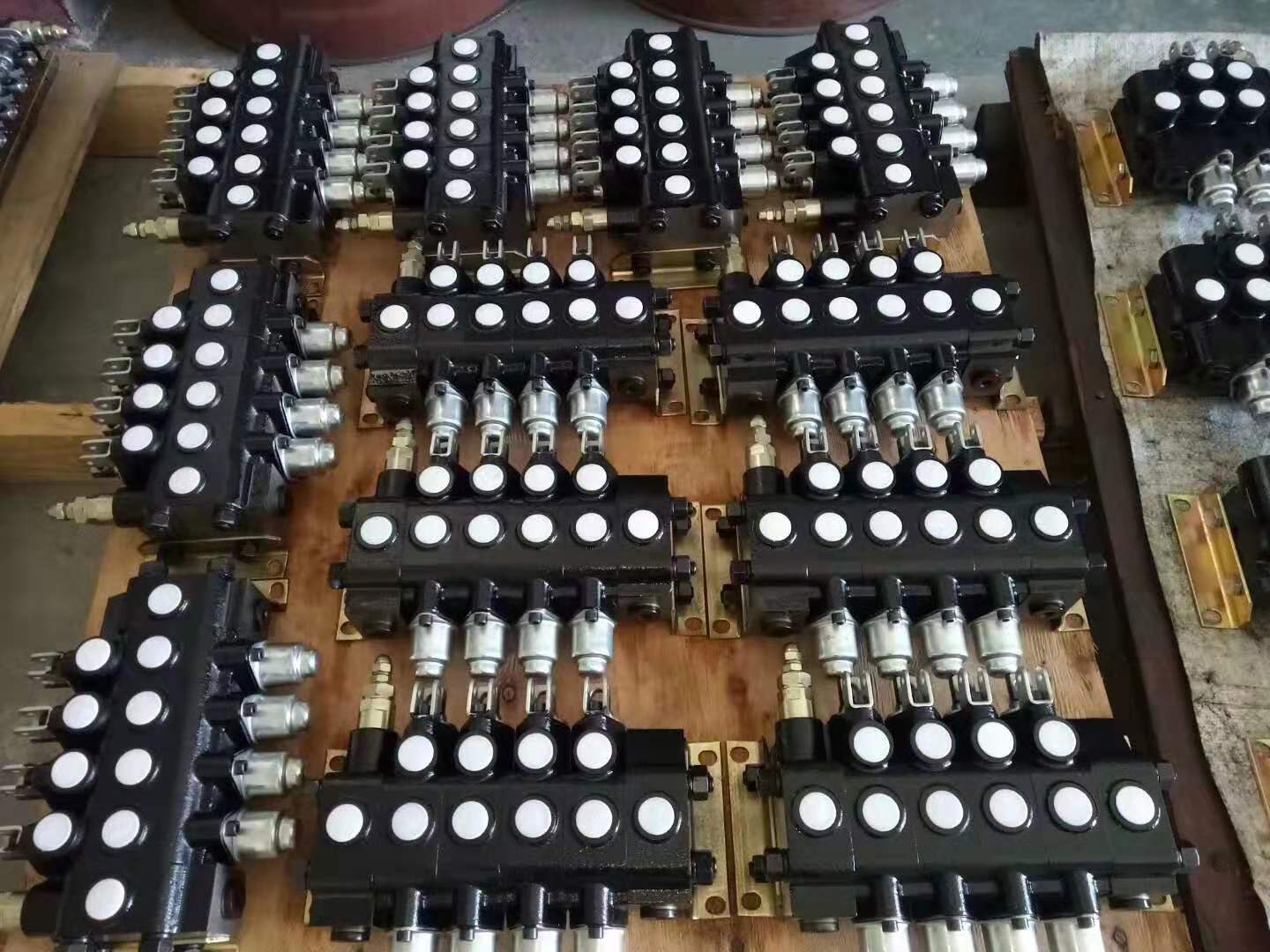 徐工随车吊支腿阀下车阀多路换向阀配件QYZTF-S10