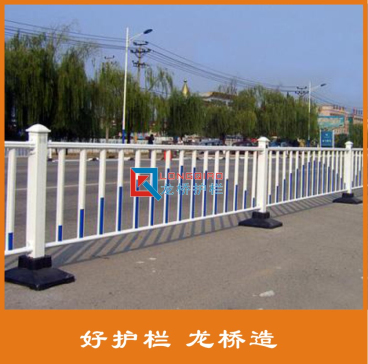 赣江市政机非道路隔离栏 中央道路护栏厂 镀锌焊接烤漆&nbsp;&nbsp;市政道路隔离栏