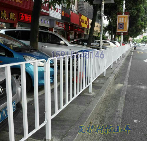 深圳镀锌港式护栏价格 交通安全围栏  道路护栏  护栏厂  公路护栏现货