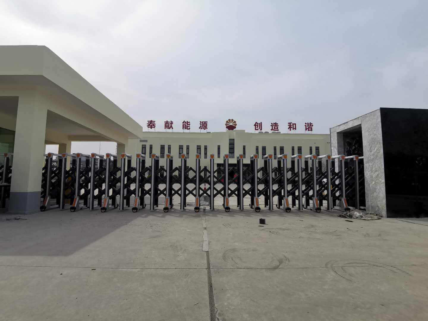 泰安迎金自动旋转门的广泛应用  伸缩门  电动门  悬浮门
