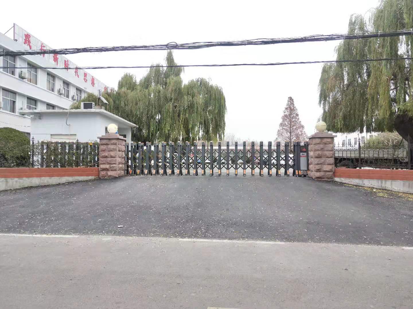 泰安迎金学校开门机详细安装步骤  电动门  伸缩门  悬浮门