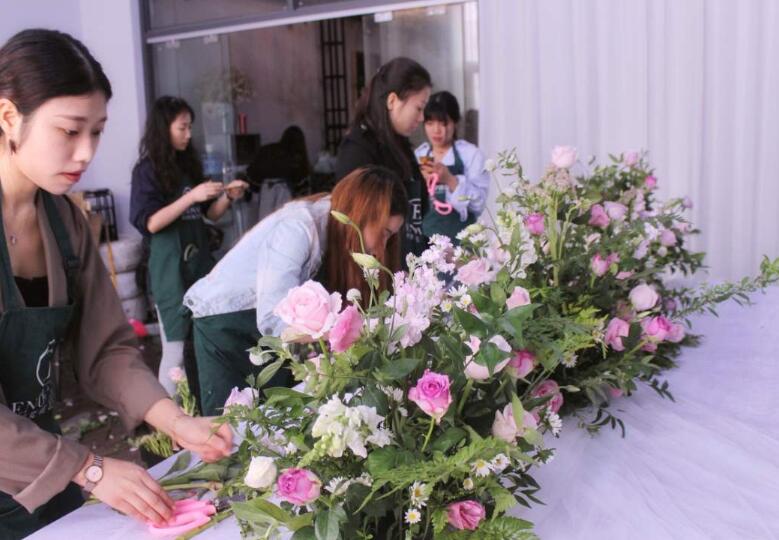 告白鲜花经营多元化 轻松开店  告白花艺