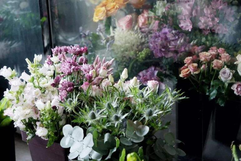 告白花店成为美好代名词 这才是花店的意义  告白盆景  告白苗木