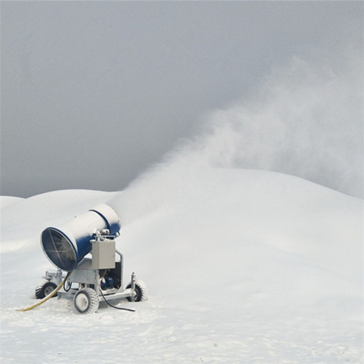 冰雪节大型造雪机国产造雪机设备造雪机基础设施&nbsp;&nbsp;人工造雪机