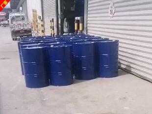 苯甲醇工厂 罐装桶装苯甲醇仓库现货香料香精涂料溶剂  苯甲醇工厂地址  山东苯甲醇