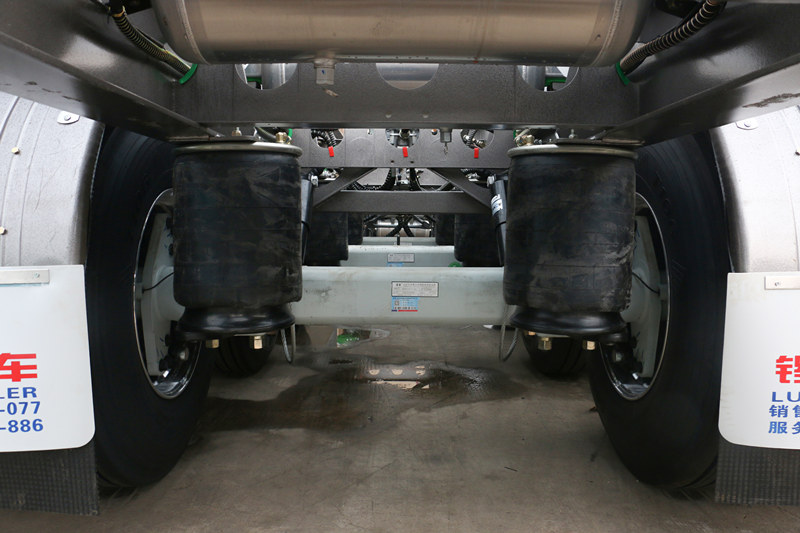 新国标锣响45英尺骨架车 集装箱运输半挂车 空气悬架