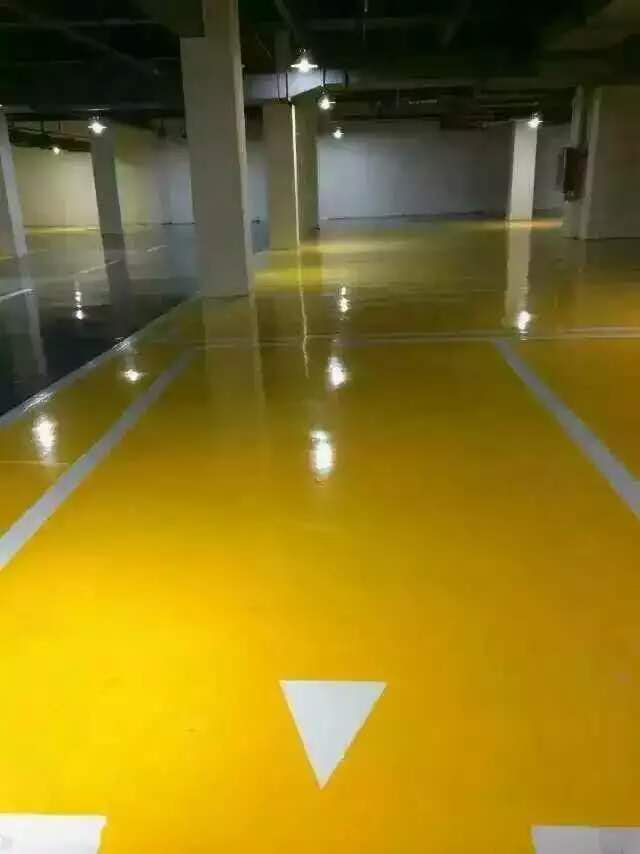 青岛自流平固化地坪停车场地坪漆环氧地坪施工  密封地坪