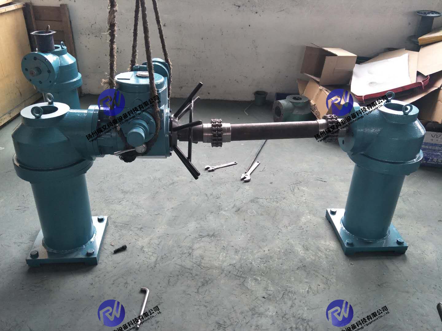 手轮式启闭机手摇暗杆直连式手电两用双吊点两用螺杆卷扬式启闭机&nbsp;&nbsp;手电两用双吊点启闭机&nbsp;&nbsp;两用螺杆式启闭机